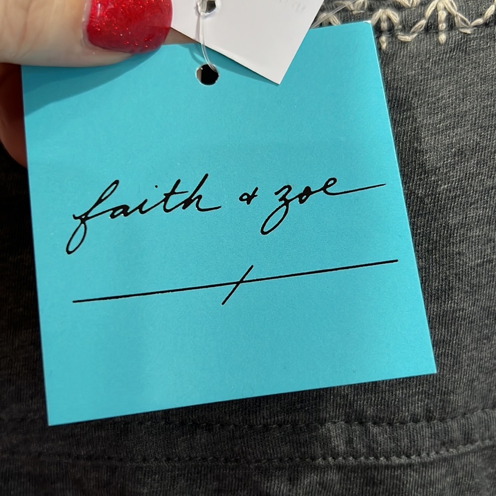 Faith & Zoe shirt size M - Picture 6 of 7
